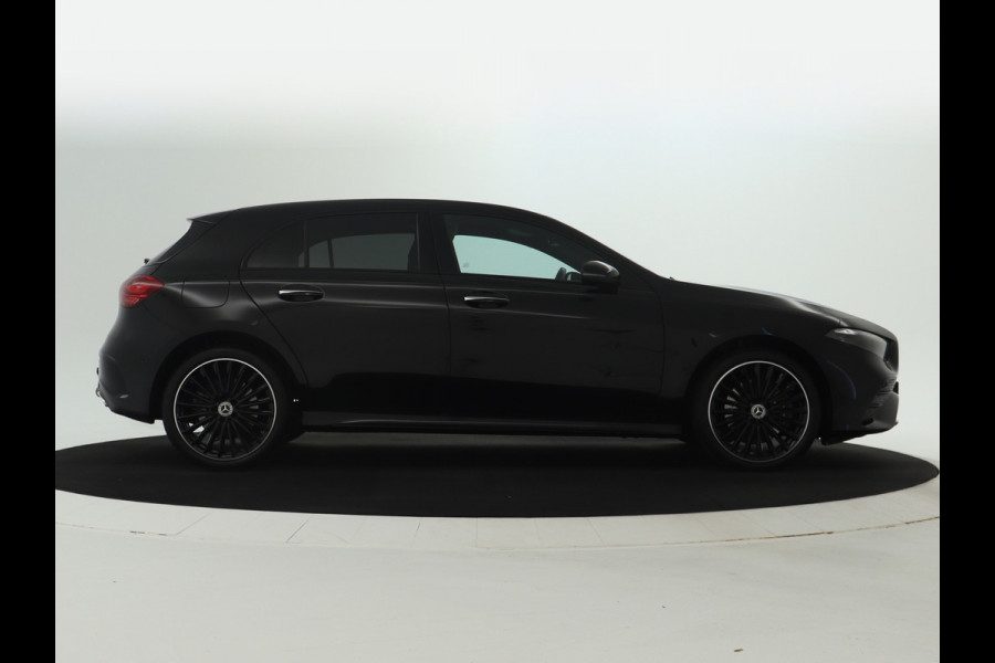 Mercedes-Benz A-Klasse 250 e AMG Line | AMG Line Advanced Plus | Night Pakket | Trekhaak | Sfeerverlichting | Stuur en Stoelverwarming | Inclusief 24 maanden MB Certified garantie voor Europa.