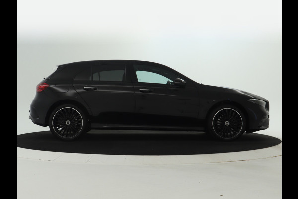Mercedes-Benz A-Klasse 250 e AMG Line | AMG Line Advanced Plus | Night Pakket | Trekhaak | Sfeerverlichting | Stuur en Stoelverwarming | Inclusief 24 maanden MB Certified garantie voor Europa.