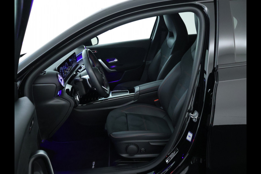 Mercedes-Benz A-Klasse 250 e AMG Line | AMG Line Advanced Plus | Night Pakket | Trekhaak | Sfeerverlichting | Stuur en Stoelverwarming | Inclusief 24 maanden MB Certified garantie voor Europa.