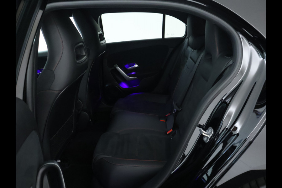 Mercedes-Benz A-Klasse 250 e AMG Line | AMG Line Advanced Plus | Night Pakket | Trekhaak | Sfeerverlichting | Stuur en Stoelverwarming | Inclusief 24 maanden MB Certified garantie voor Europa.