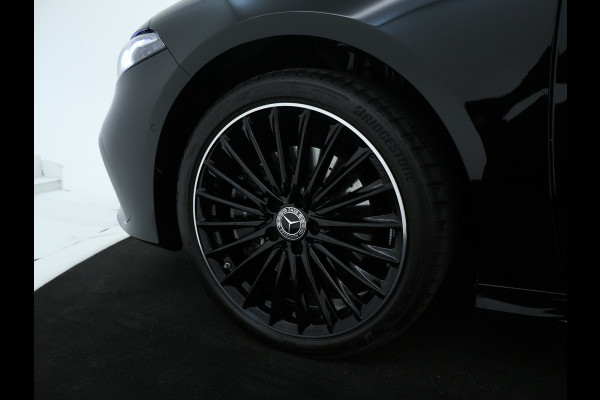 Mercedes-Benz A-Klasse 250 e AMG Line | AMG Line Advanced Plus | Night Pakket | Trekhaak | Sfeerverlichting | Stuur en Stoelverwarming | Inclusief 24 maanden MB Certified garantie voor Europa.
