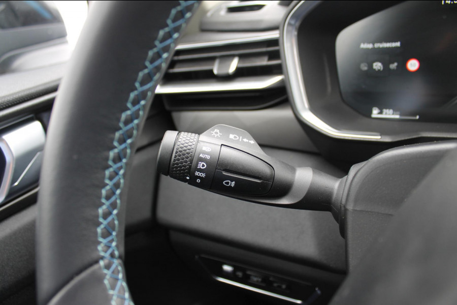 Lynk & Co 01 261PK Automaat Adaptieve Cruise Control / Elektrisch verstelbare voorstoelen / BLIS / Stoelverwarming / Climate Control / Parkeersensoren met 360 gradencamera / Regensensor