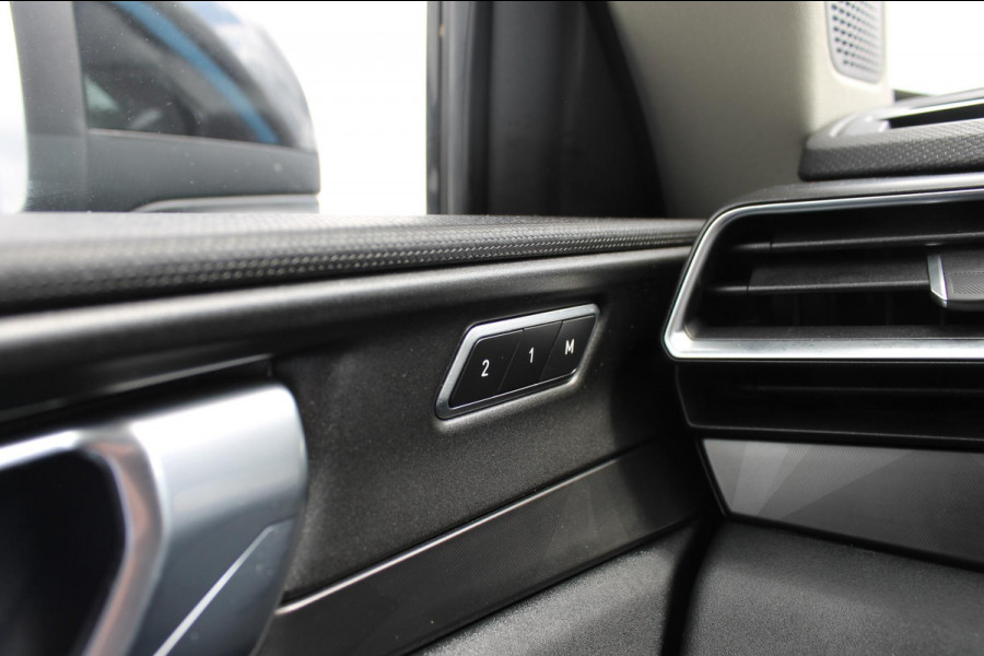 Lynk & Co 01 261PK Automaat Adaptieve Cruise Control / Elektrisch verstelbare voorstoelen / BLIS / Stoelverwarming / Climate Control / Parkeersensoren met 360 gradencamera / Regensensor