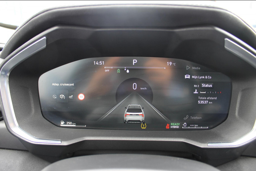 Lynk & Co 01 261PK Automaat Adaptieve Cruise Control / Elektrisch verstelbare voorstoelen / BLIS / Stoelverwarming / Climate Control / Parkeersensoren met 360 gradencamera / Regensensor