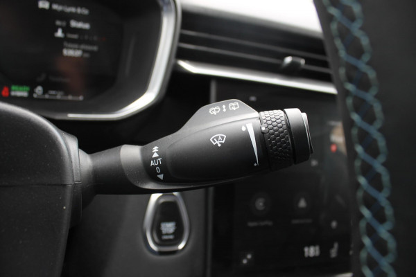 Lynk & Co 01 261PK Automaat Adaptieve Cruise Control / Elektrisch verstelbare voorstoelen / BLIS / Stoelverwarming / Climate Control / Parkeersensoren met 360 gradencamera / Regensensor