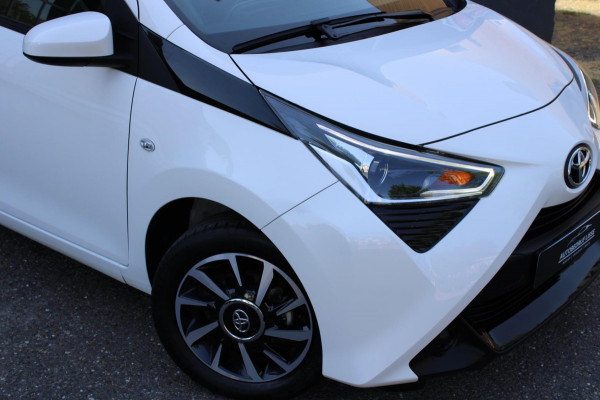 Toyota Aygo 1.0 VVT-i x-play Automaat Airco Camera Carplay