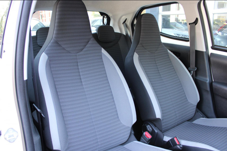 Toyota Aygo 1.0 VVT-i x-play Automaat Airco Camera Carplay
