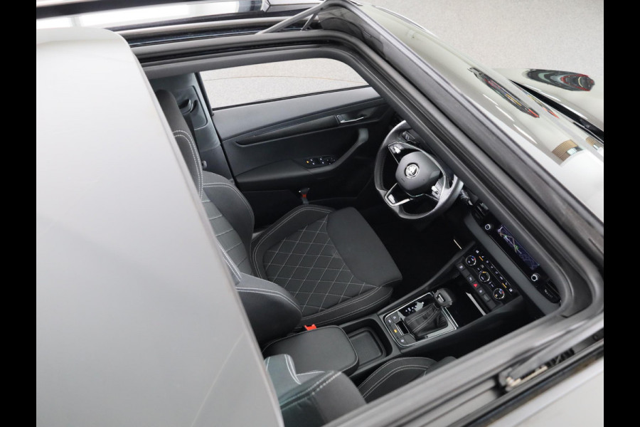 Škoda Karoq 1.5 TSI ACT Business Edition Plus 150 pk Automaat (DSG) | Verlengde garantie | Navigatie | Panoramadak | Parkeersensoren | Achteruitrijcamera | Adaptieve cruise control |