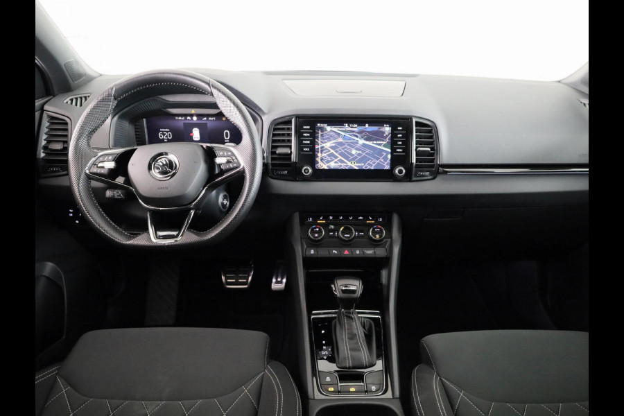 Škoda Karoq 1.5 TSI ACT Business Edition Plus 150 pk Automaat (DSG) | Verlengde garantie | Navigatie | Panoramadak | Parkeersensoren | Achteruitrijcamera | Adaptieve cruise control |