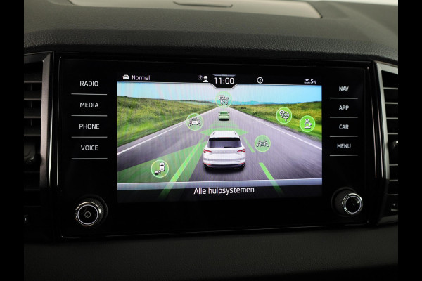 Škoda Karoq 1.5 TSI ACT Business Edition Plus 150 pk Automaat (DSG) | Verlengde garantie | Navigatie | Panoramadak | Parkeersensoren | Achteruitrijcamera | Adaptieve cruise control |
