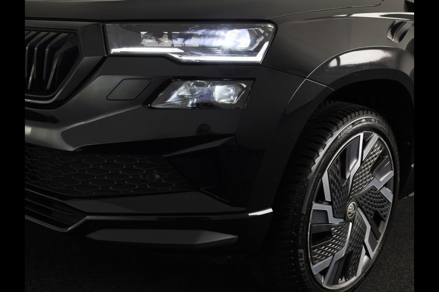 Škoda Karoq 1.5 TSI ACT Business Edition Plus 150 pk Automaat (DSG) | Verlengde garantie | Navigatie | Panoramadak | Parkeersensoren | Achteruitrijcamera | Adaptieve cruise control |