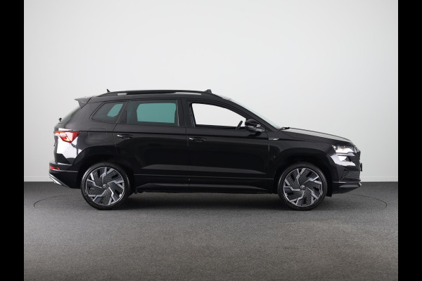 Škoda Karoq 1.5 TSI ACT Business Edition Plus 150 pk Automaat (DSG) | Verlengde garantie | Navigatie | Panoramadak | Parkeersensoren | Achteruitrijcamera | Adaptieve cruise control |