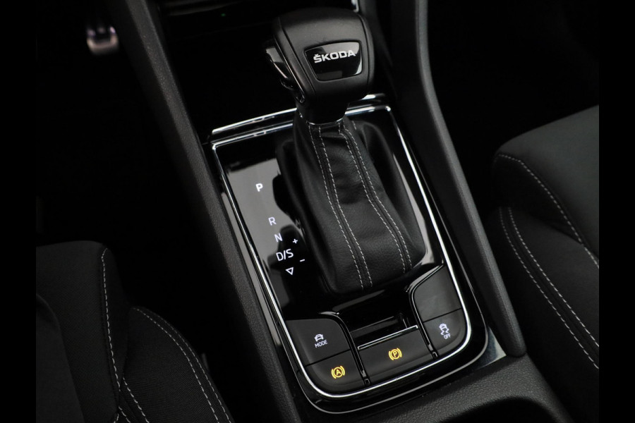 Škoda Karoq 1.5 TSI ACT Business Edition Plus 150 pk Automaat (DSG) | Verlengde garantie | Navigatie | Panoramadak | Parkeersensoren | Achteruitrijcamera | Adaptieve cruise control |