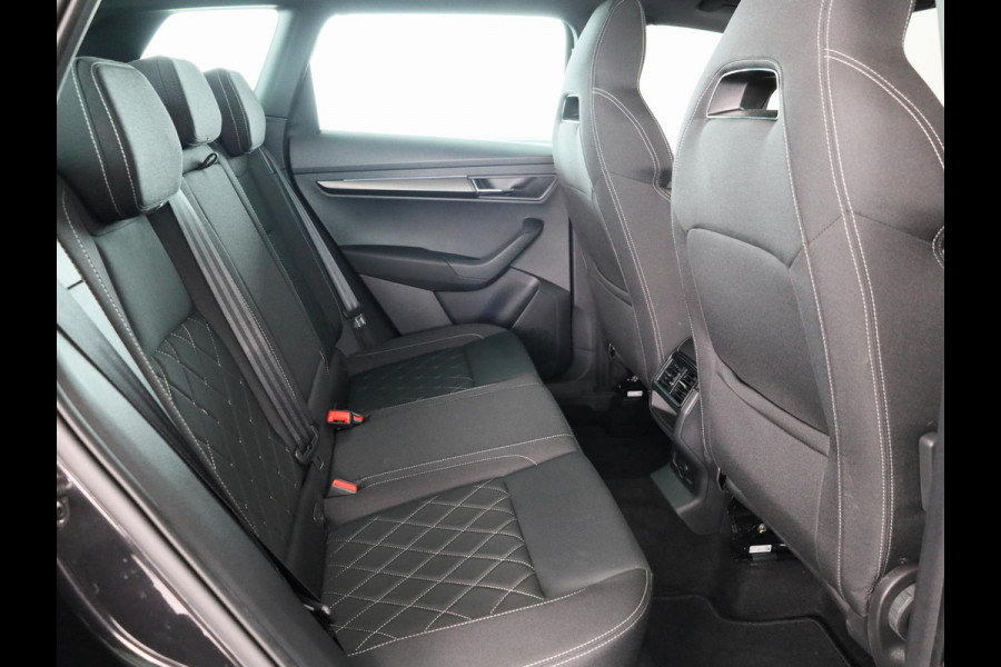 Škoda Karoq 1.5 TSI ACT Business Edition Plus 150 pk Automaat (DSG) | Verlengde garantie | Navigatie | Panoramadak | Parkeersensoren | Achteruitrijcamera | Adaptieve cruise control |