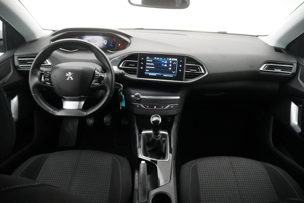 Peugeot 308 BWJ 2021 / 1.2 PT 111 PK Active Pack | VIRT COCKPIT | TREKHAAK | CLIMA | CARPLAY | NAVI | CRISE | DAB | LICHTMETAAL |