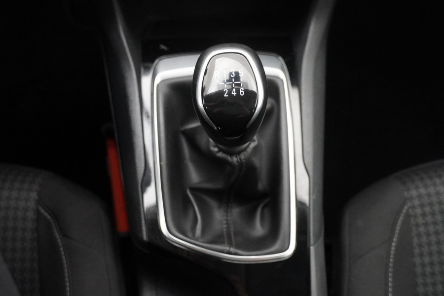 Peugeot 308 BWJ 2021 / 1.2 PT 111 PK Active Pack | VIRT COCKPIT | TREKHAAK | CLIMA | CARPLAY | NAVI | CRISE | DAB | LICHTMETAAL |