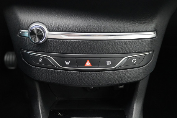Peugeot 308 BWJ 2021 / 1.2 PT 111 PK Active Pack | VIRT COCKPIT | TREKHAAK | CLIMA | CARPLAY | NAVI | CRISE | DAB | LICHTMETAAL |