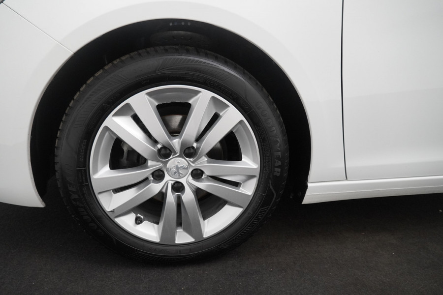 Peugeot 308 BWJ 2021 / 1.2 PT 111 PK Active Pack | VIRT COCKPIT | TREKHAAK | CLIMA | CARPLAY | NAVI | CRISE | DAB | LICHTMETAAL |