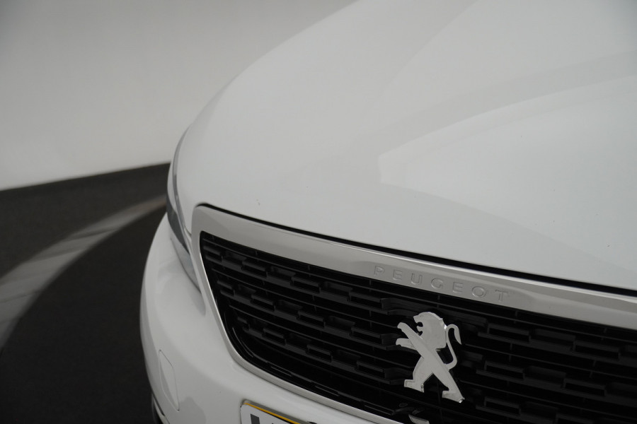 Peugeot 308 BWJ 2021 / 1.2 PT 111 PK Active Pack | VIRT COCKPIT | TREKHAAK | CLIMA | CARPLAY | NAVI | CRISE | DAB | LICHTMETAAL |