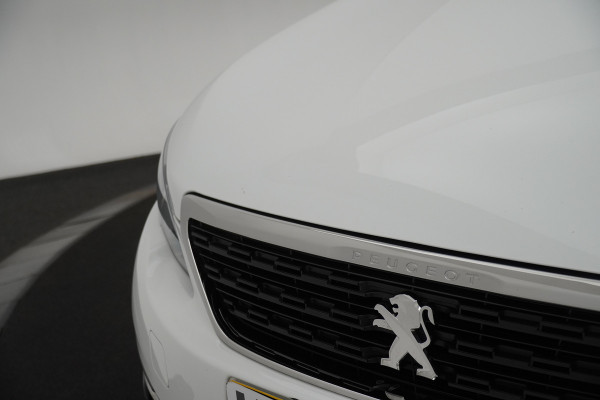 Peugeot 308 BWJ 2021 / 1.2 PT 111 PK Active Pack | VIRT COCKPIT | TREKHAAK | CLIMA | CARPLAY | NAVI | CRISE | DAB | LICHTMETAAL |
