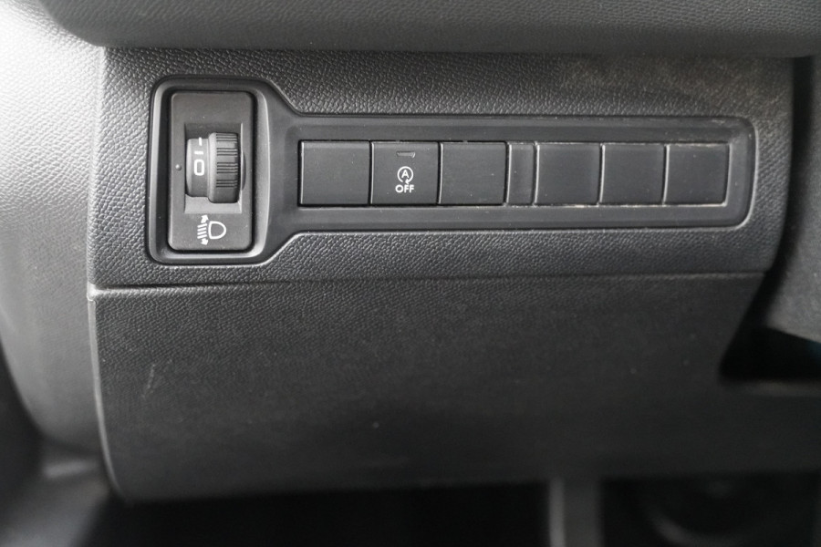 Peugeot 308 BWJ 2021 / 1.2 PT 111 PK Active Pack | VIRT COCKPIT | TREKHAAK | CLIMA | CARPLAY | NAVI | CRISE | DAB | LICHTMETAAL |