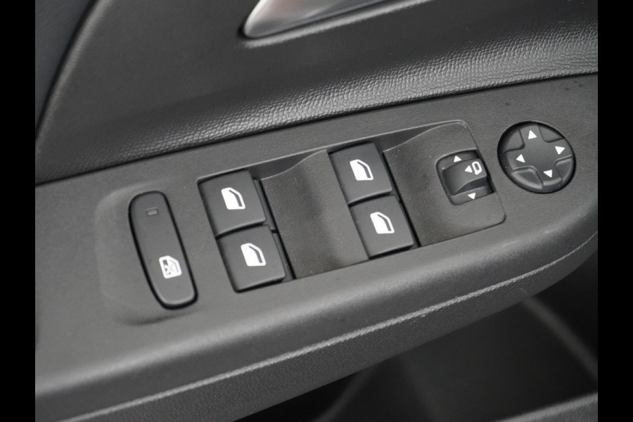 Opel CORSA-E Elegance 50kWh AUT. Navi Ecc Adap.Cruise Control 360° Camera Two-Tone Apple Carplay Android Auto Keyless DAB Led Lmv 17" Verkeersbord detectie Rijstrooksensor Winter-Pakket Parkeer-Pakket Premium-Pakket 1e Eigenaar Origineel Nederlandse Auto Nieuwprijs  €35.000,-