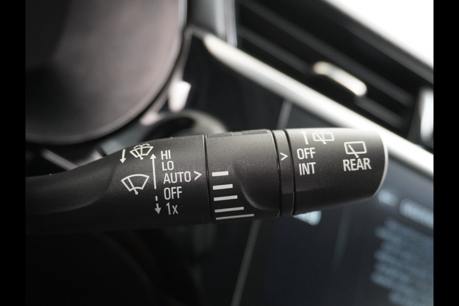 Opel CORSA-E Elegance 50kWh AUT. Navi Ecc Adap.Cruise Control 360° Camera Two-Tone Apple Carplay Android Auto Keyless DAB Led Lmv 17" Verkeersbord detectie Rijstrooksensor Winter-Pakket Parkeer-Pakket Premium-Pakket 1e Eigenaar Origineel Nederlandse Auto Nieuwprijs  €35.000,-