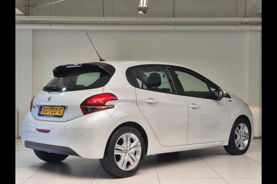 Peugeot 208 1.2 PureTech Signature Navigatie | Parkeersensoren Achter | Airco | Cruise Control | Apple Carplay/Android Auto |