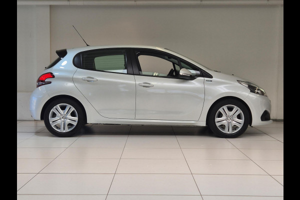 Peugeot 208 1.2 PureTech Signature Navigatie | Parkeersensoren Achter | Airco | Cruise Control | Apple Carplay/Android Auto |