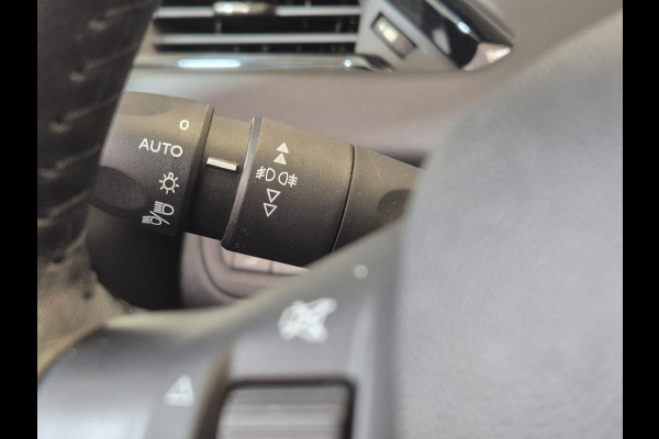 Peugeot 208 1.2 PureTech Signature Navigatie | Parkeersensoren Achter | Airco | Cruise Control | Apple Carplay/Android Auto |