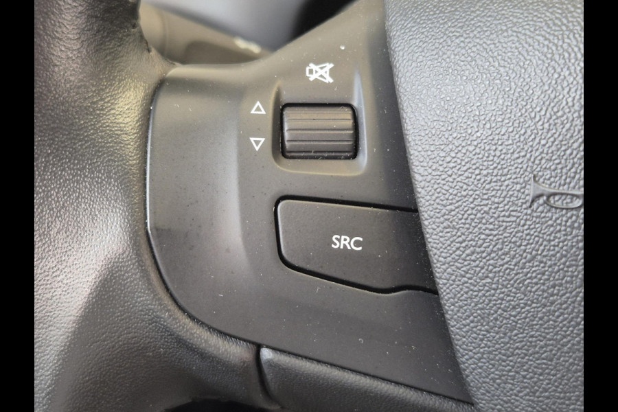 Peugeot 208 1.2 PureTech Signature Navigatie | Parkeersensoren Achter | Airco | Cruise Control | Apple Carplay/Android Auto |
