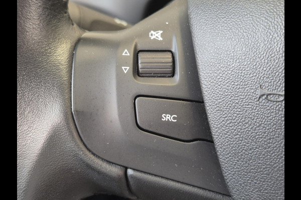 Peugeot 208 1.2 PureTech Signature Navigatie | Parkeersensoren Achter | Airco | Cruise Control | Apple Carplay/Android Auto |