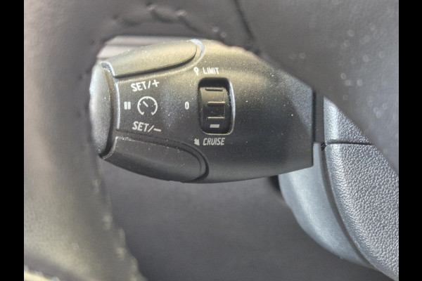Peugeot 208 1.2 PureTech Signature Navigatie | Parkeersensoren Achter | Airco | Cruise Control | Apple Carplay/Android Auto |