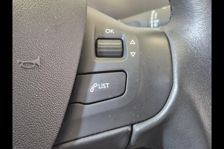 Peugeot 208 1.2 PureTech Signature Navigatie | Parkeersensoren Achter | Airco | Cruise Control | Apple Carplay/Android Auto |
