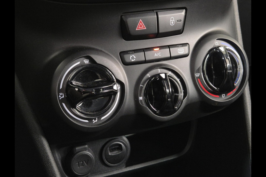 Peugeot 208 1.2 PureTech Signature Navigatie | Parkeersensoren Achter | Airco | Cruise Control | Apple Carplay/Android Auto |