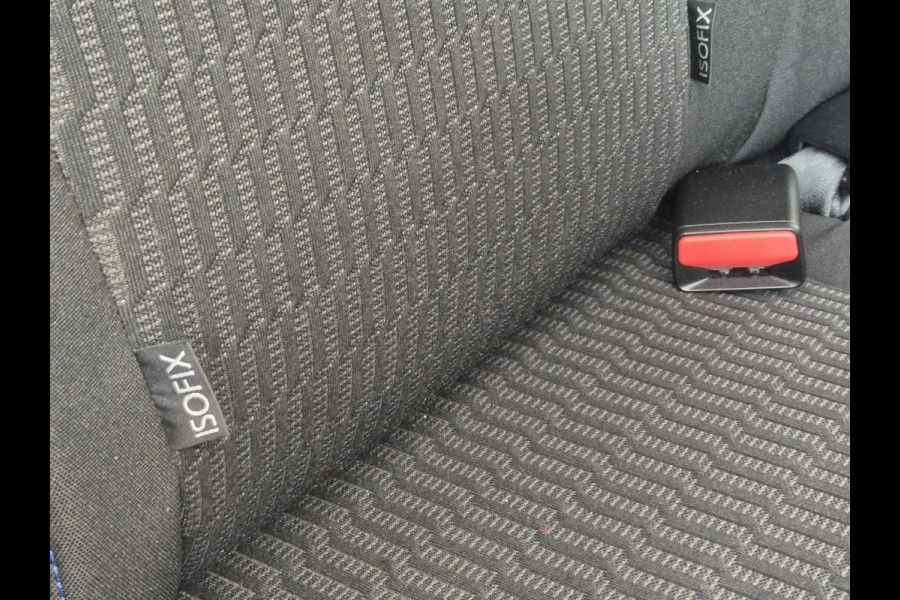 Peugeot 208 1.2 PureTech Signature Navigatie | Parkeersensoren Achter | Airco | Cruise Control | Apple Carplay/Android Auto |