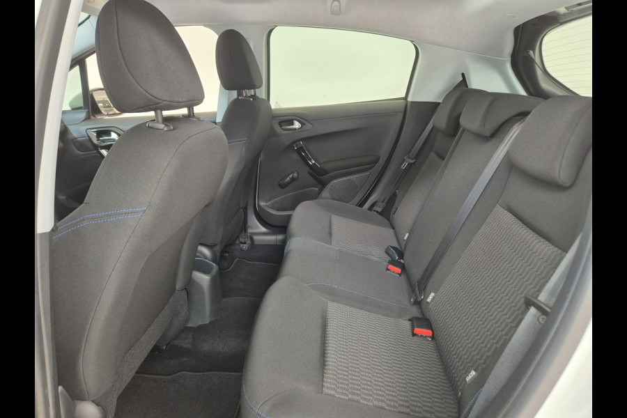 Peugeot 208 1.2 PureTech Signature Navigatie | Parkeersensoren Achter | Airco | Cruise Control | Apple Carplay/Android Auto |