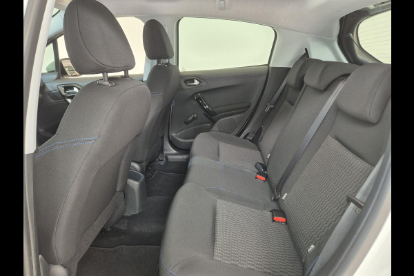 Peugeot 208 1.2 PureTech Signature Navigatie | Parkeersensoren Achter | Airco | Cruise Control | Apple Carplay/Android Auto |