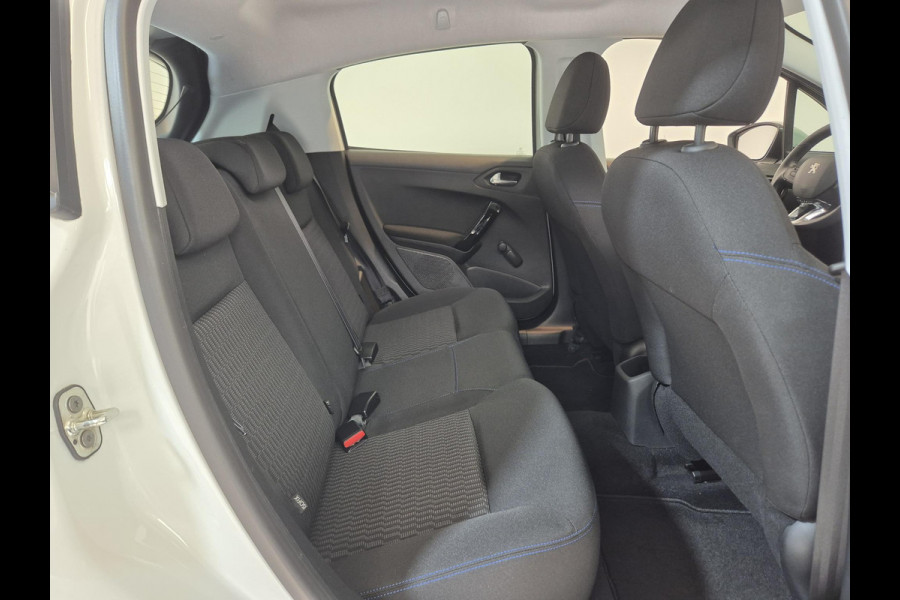 Peugeot 208 1.2 PureTech Signature Navigatie | Parkeersensoren Achter | Airco | Cruise Control | Apple Carplay/Android Auto |