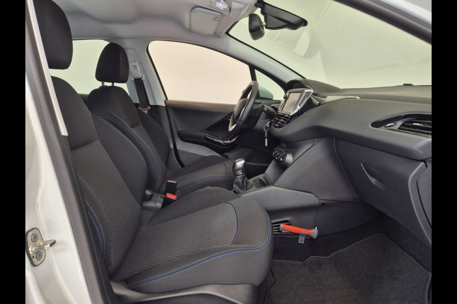 Peugeot 208 1.2 PureTech Signature Navigatie | Parkeersensoren Achter | Airco | Cruise Control | Apple Carplay/Android Auto |