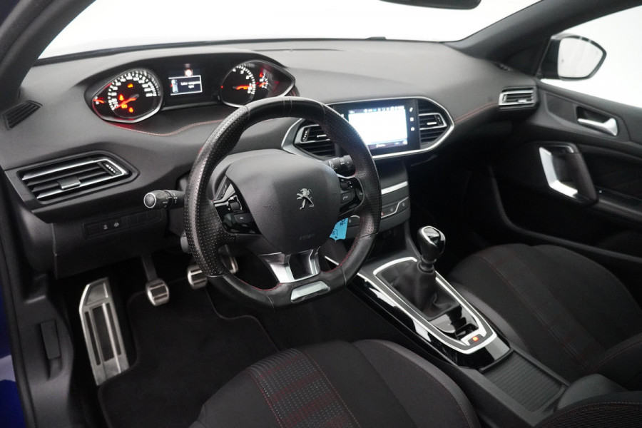 Peugeot 308 SW BWJ 2020 / 1.2 PT 131PK GT-line | PANO | CLIMA | NAVI | CAMERA A | LEDER/STOF | CRUISE | CARPLAY | PRIVACY GLASS