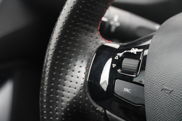 Peugeot 308 SW BWJ 2020 / 1.2 PT 131PK GT-line | PANO | CLIMA | NAVI | CAMERA A | LEDER/STOF | CRUISE | CARPLAY | PRIVACY GLASS