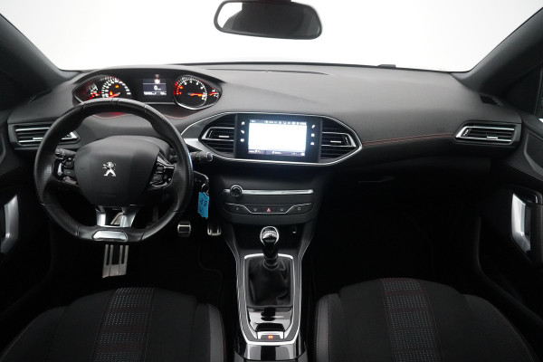 Peugeot 308 SW BWJ 2020 / 1.2 PT 131PK GT-line | PANO | CLIMA | NAVI | CAMERA A | LEDER/STOF | CRUISE | CARPLAY | PRIVACY GLASS