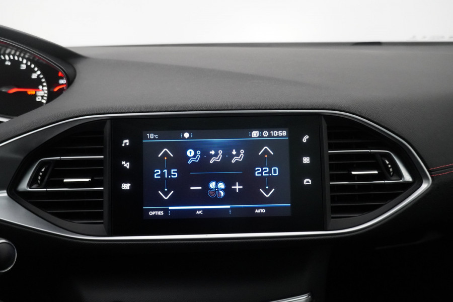 Peugeot 308 SW BWJ 2020 / 1.2 PT 131PK GT-line | PANO | CLIMA | NAVI | CAMERA A | LEDER/STOF | CRUISE | CARPLAY | PRIVACY GLASS