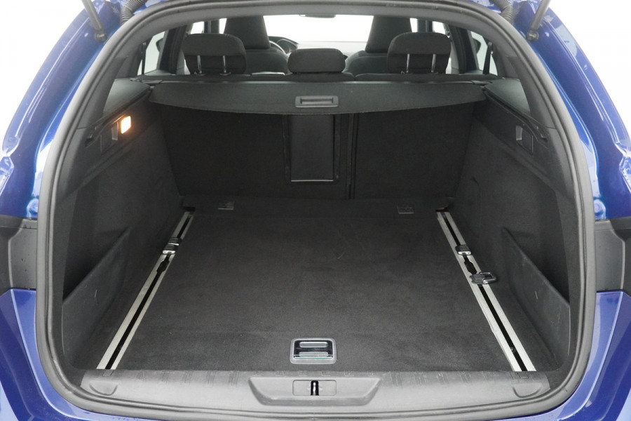 Peugeot 308 SW BWJ 2020 / 1.2 PT 131PK GT-line | PANO | CLIMA | NAVI | CAMERA A | LEDER/STOF | CRUISE | CARPLAY | PRIVACY GLASS