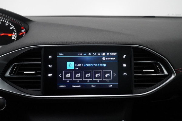 Peugeot 308 SW BWJ 2020 / 1.2 PT 131PK GT-line | PANO | CLIMA | NAVI | CAMERA A | LEDER/STOF | CRUISE | CARPLAY | PRIVACY GLASS