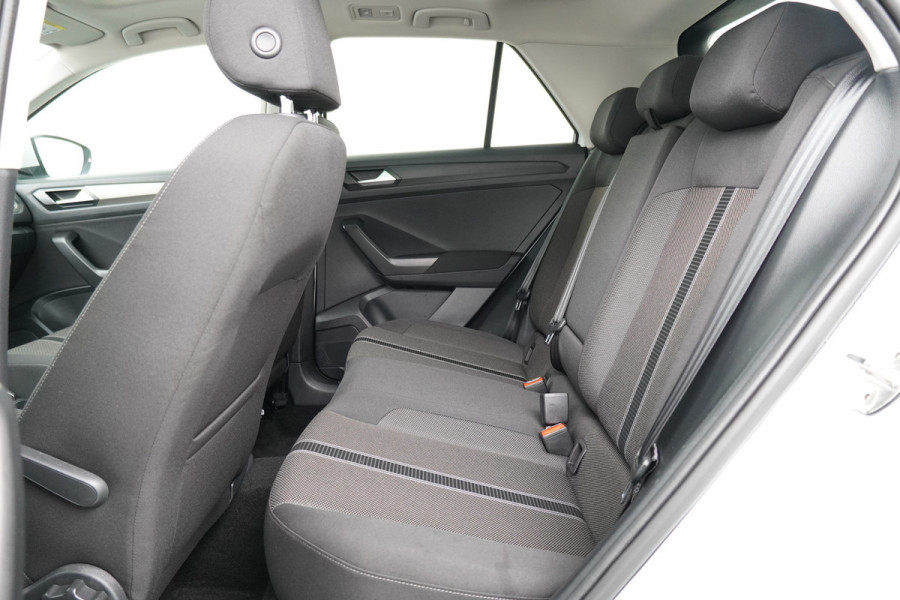 Volkswagen T-Roc BWJ 2021 | 1.0TSI 111PK Style Bus NWE APK | PANO | CAMERA A | CLIMA | STOELVERW | NAVI | CARPLAY | PRIVACY GLASS |