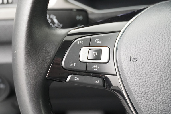 Volkswagen T-Roc BWJ 2021 | 1.0TSI 111PK Style Bus NWE APK | PANO | CAMERA A | CLIMA | STOELVERW | NAVI | CARPLAY | PRIVACY GLASS |