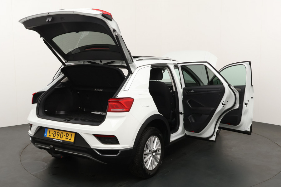 Volkswagen T-Roc BWJ 2021 | 1.0TSI 111PK Style Bus NWE APK | PANO | CAMERA A | CLIMA | STOELVERW | NAVI | CARPLAY | PRIVACY GLASS |