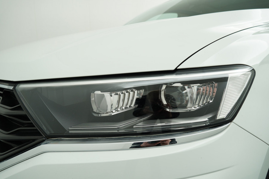 Volkswagen T-Roc BWJ 2021 | 1.0TSI 111PK Style Bus NWE APK | PANO | CAMERA A | CLIMA | STOELVERW | NAVI | CARPLAY | PRIVACY GLASS |
